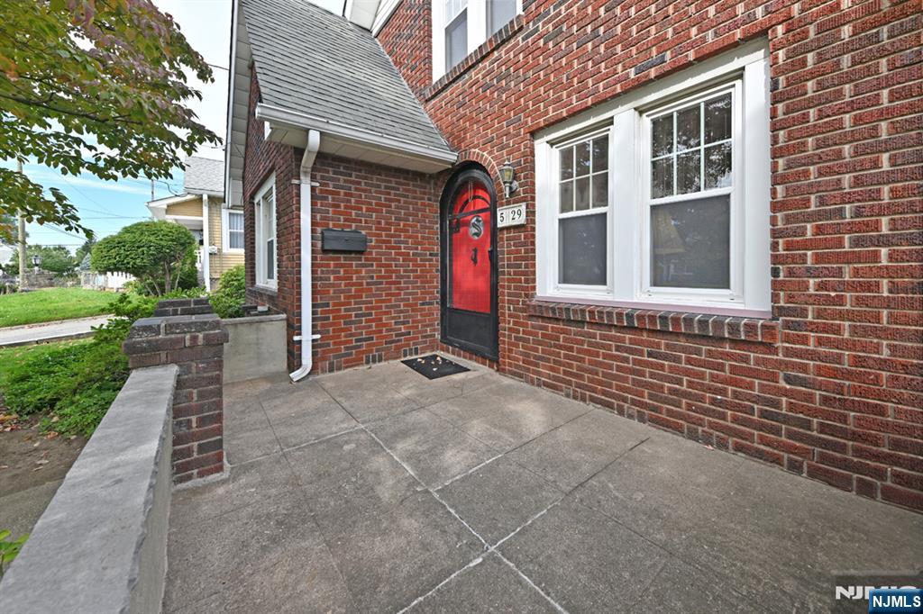 5-29 3rd Street