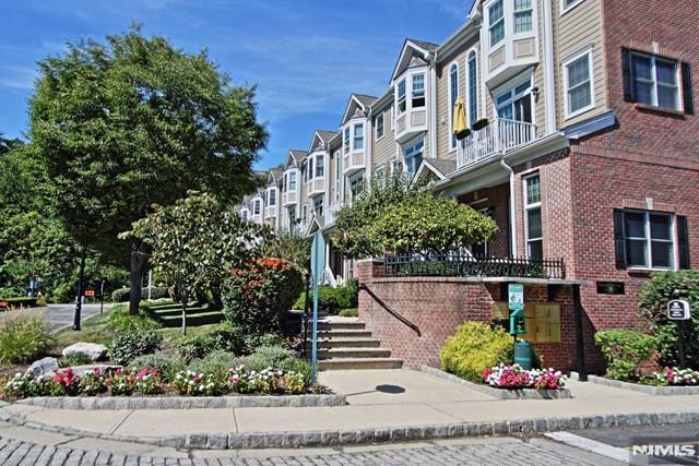 Rental Property at 403 Kingston, West New York, New Jersey - Bedrooms: 2 
Bathrooms: 2 
Rooms: 8  - $4,700 MO.