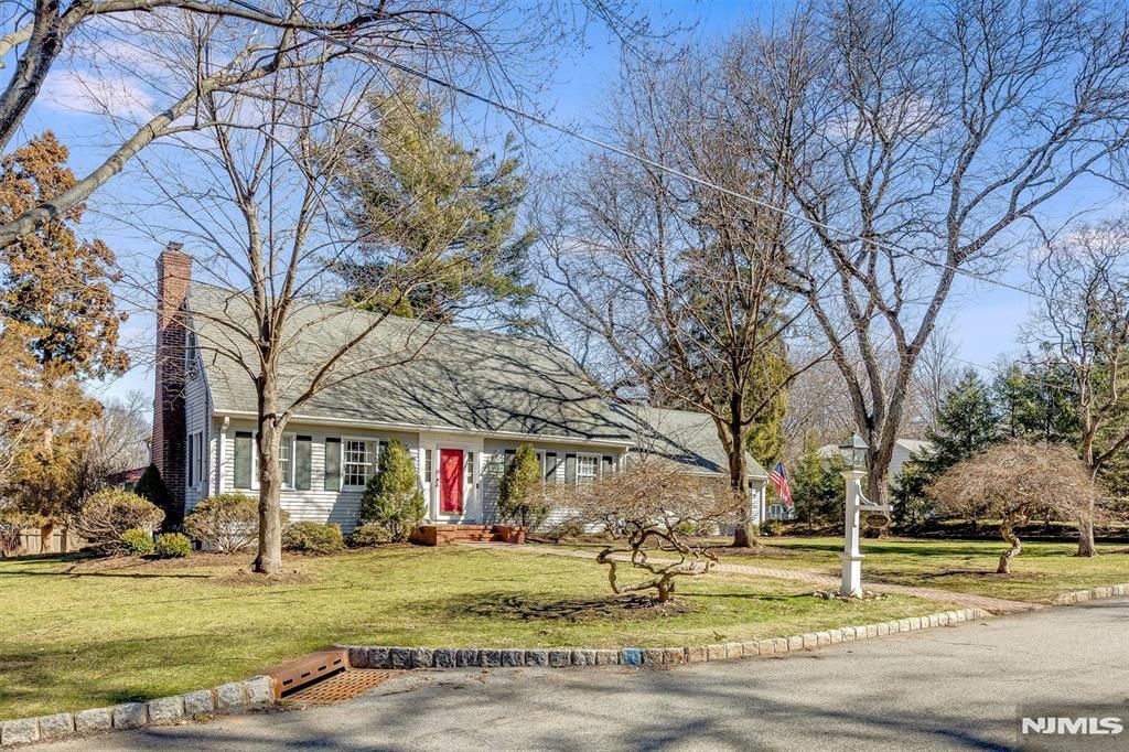 Photo of 1 Kingwood Drive, Little Falls, NJ 07424 (MLS # 26008869)