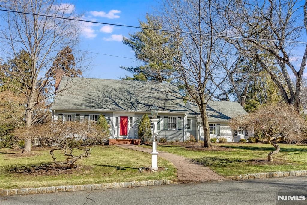 Photo of 1 Kingwood Drive, Little Falls, NJ 07424 (MLS # 26008869)