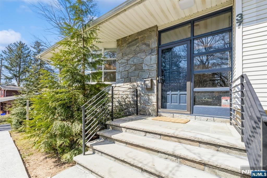 Photo of 37 New Street, Cresskill, NJ 07626 (MLS # 26002195)