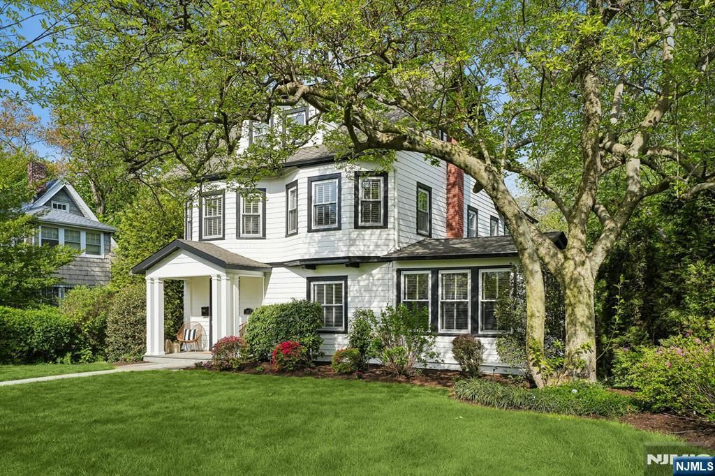 Photo of 103 Highland Avenue, Glen Ridge, NJ 07028 (MLS # 26014757)