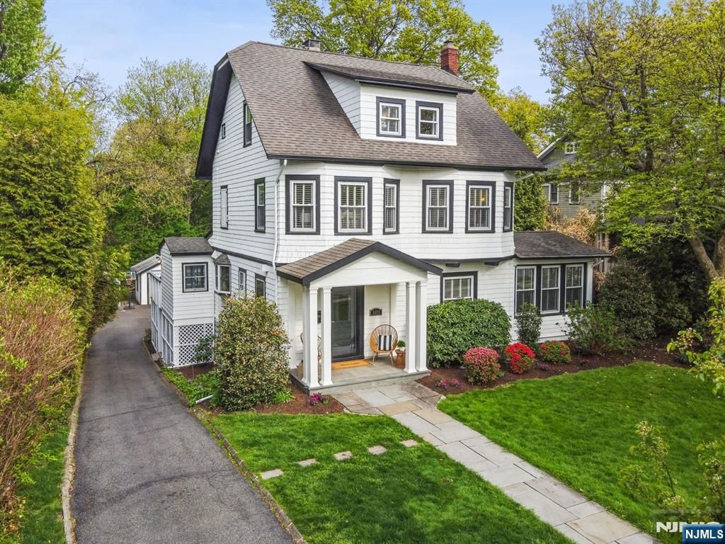 Photo of 103 Highland Avenue, Glen Ridge, NJ 07028 (MLS # 26014757)