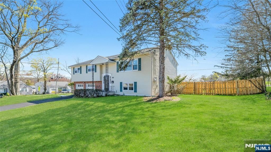 Photo of 162 Grove Avenue, Verona, NJ 07044 (MLS # 26012250)