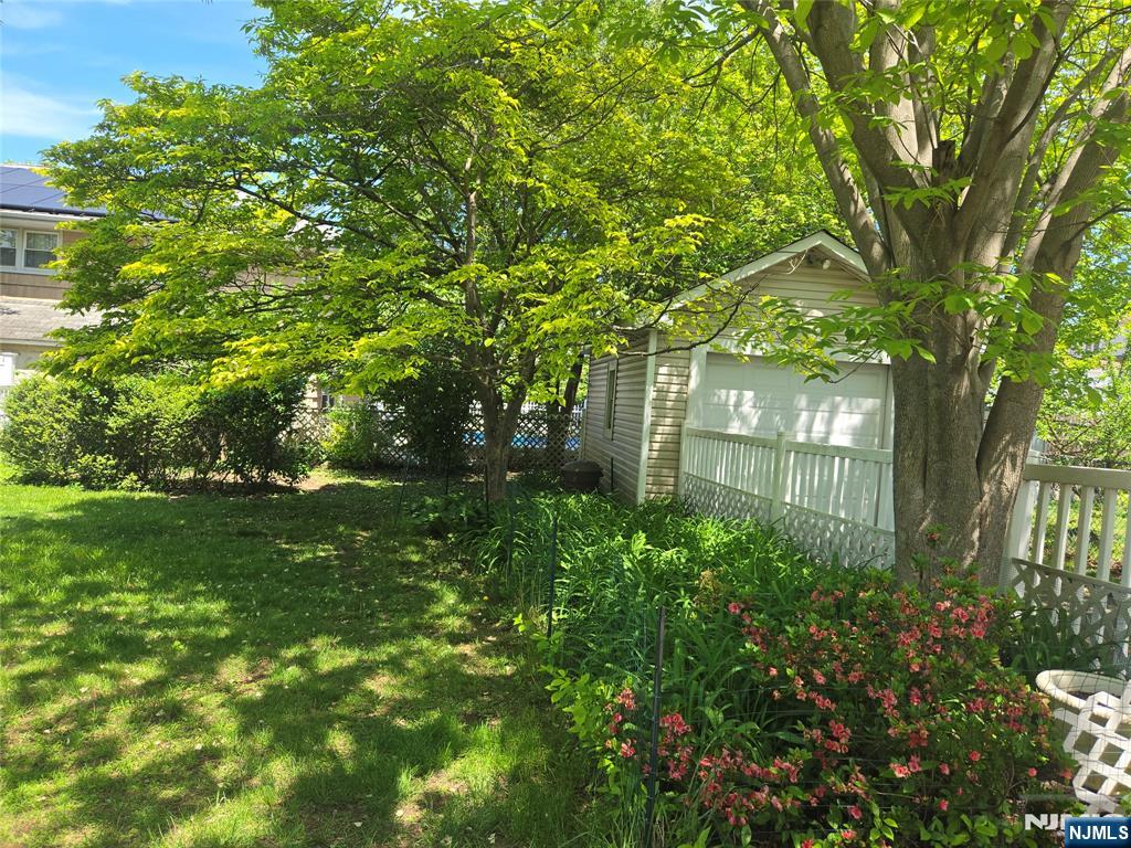 85 Johnson Avenue