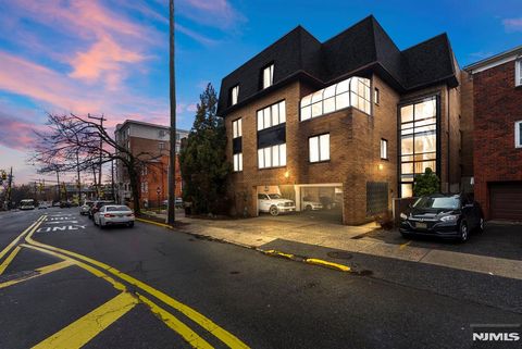 Photo of 319 Gorge Road #5, Cliffside Park, NJ 07010 (MLS # 26002879)