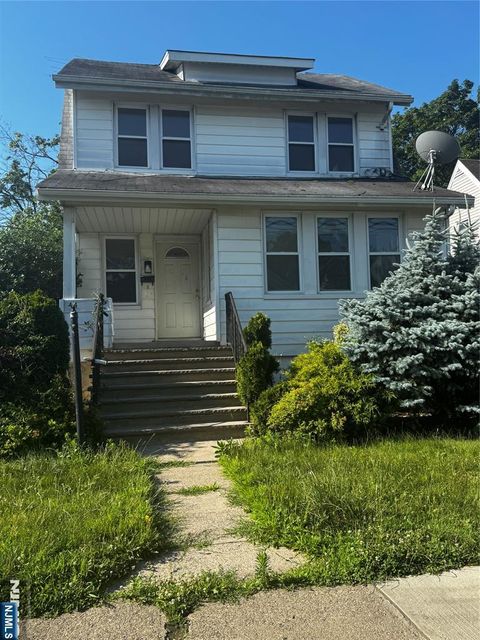 Photo of 44 Hickory Ave, Bergenfield, NJ 07621 (MLS # 25023389) Photo of 44 Hickory Ave, Bergenfield, NJ 07621 (MLS # 25023389)