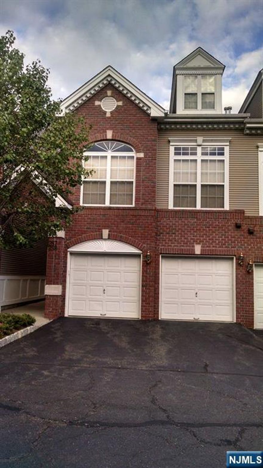 2 BR 2.5 BA Bright open concept 1st floor living room, recessed lights, gas fireplace, wood flooring and sliders to outside patio & level grass area, Corian. breakfast bar, SS kitchen appliances, dining room, pantry, laundry/utility room and entrance to private attached 1 car garage with driveway. Second floor features primary BR suite & California walk-in closet, sliders to balcony perfect Primary full bath with double vanity, tub and stall shower.2nd bedroom double closet main full bathroom with tub/shower. central air, plenty of closet space, garage/driveway 2 car parking. IG outdoor pool, walking/jogging trail, tennis/pickleball courts, clubhouse Near NYC transp, Rt 3, 46, GSP, Delawanna train station & shopping