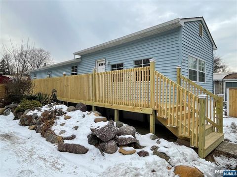 Photo of 18 5th Street, Wayne, NJ 07470 (MLS # 26000988)