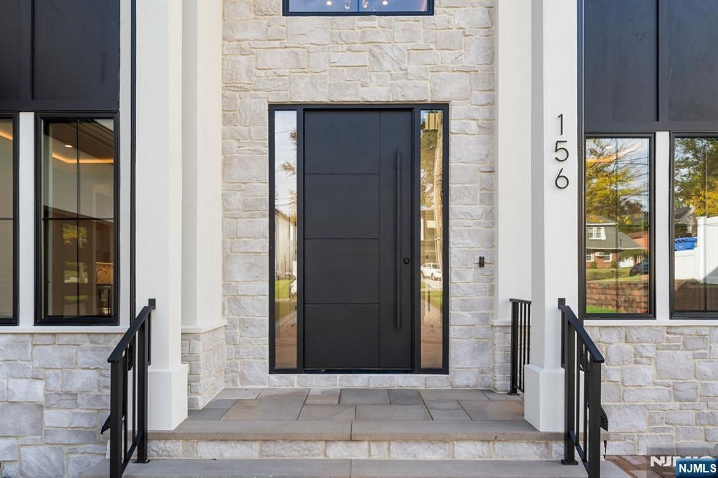 Photo of 156 Stuart Street, Paramus, NJ 07652 (MLS # 26000913)