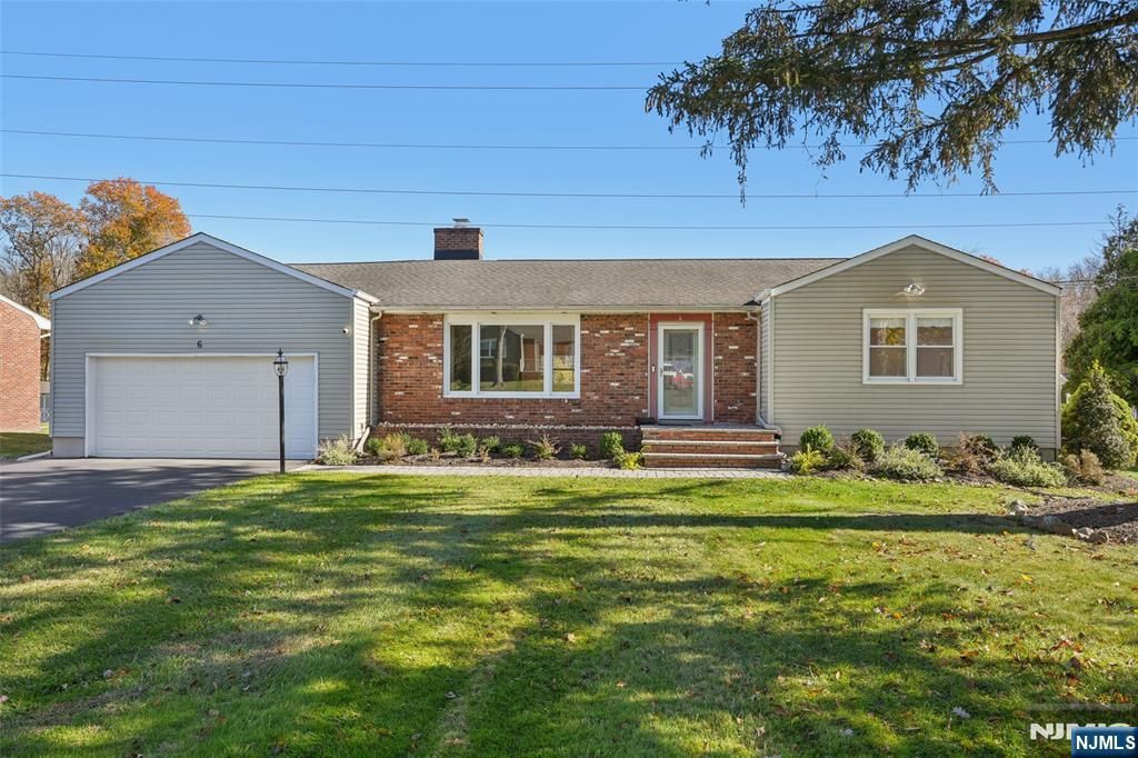 Photo of 6 Arrow Drive, Livingston, NJ 07039 (MLS # 25037293)