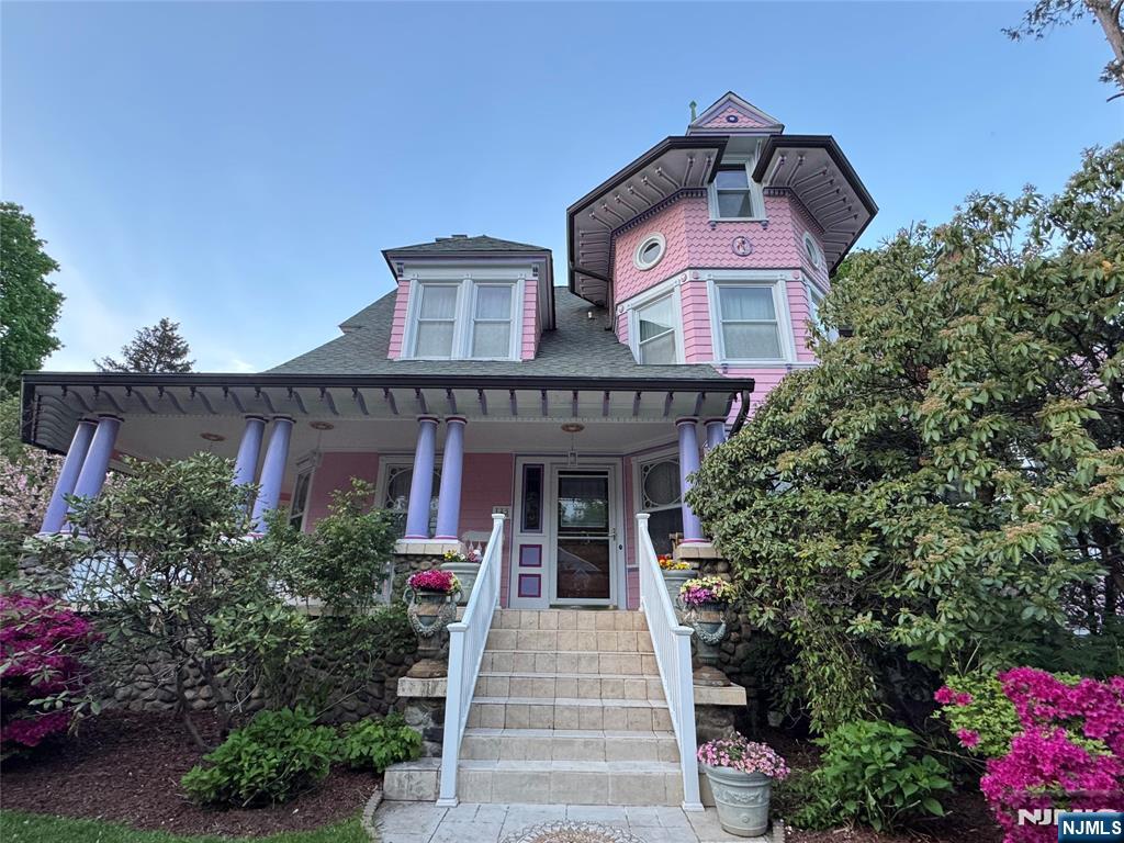 Property for Sale at 142 Brookfield Avenue, Nutley, New Jersey - Bedrooms: 5 
Bathrooms: 4.5 
Rooms: 12  - $850,000