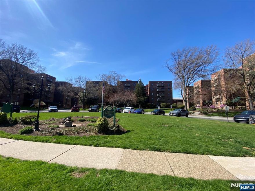 NYC Commute NYC Bus stop is front. 2Bed 1Bath Well maintained co-op nice neighbor and safety area save the rent cost! Board approval require a 3:1 income-to-debt ratio, credit qualification.$300 board processing fee and 4 paystubs $250 refundable move-in deposit. 4 paystubs 3month bank statements are necessary.