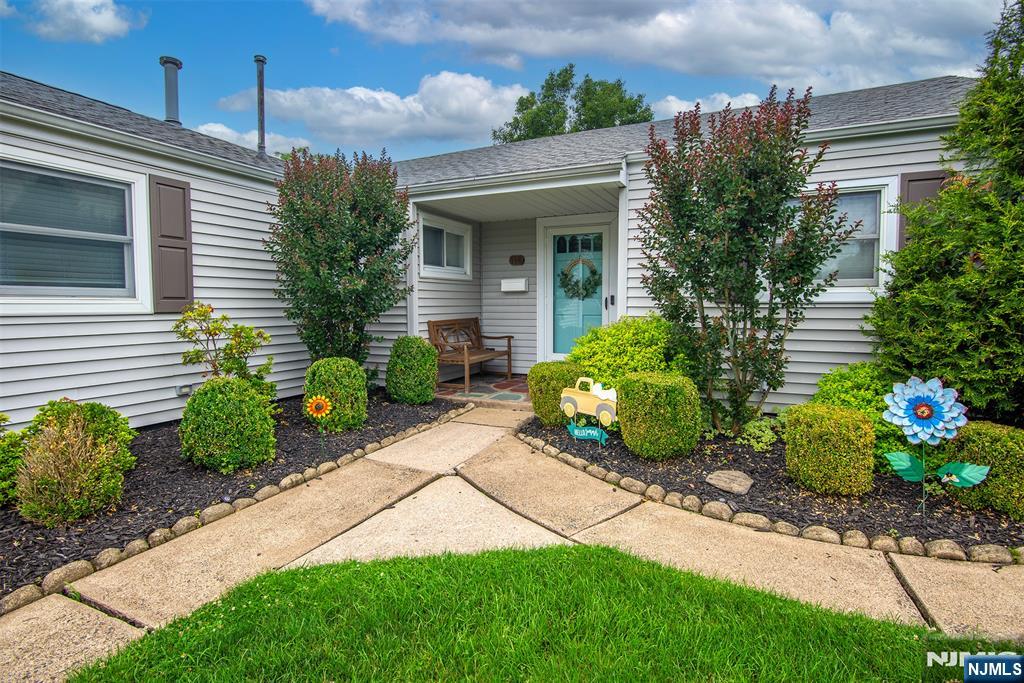 40 Maple Lane