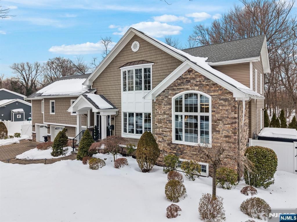 Photo of 461 Arthur Terrace, Paramus, NJ 07652 (MLS # 26004649)