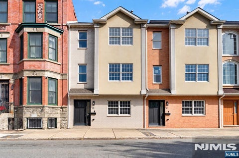 Photo of 16 E Kinney Street, Newark, NJ 07102 (MLS # 26039570)