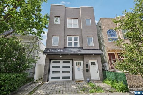 131 Zabriskie Street 1 Jersey City NJ 07307