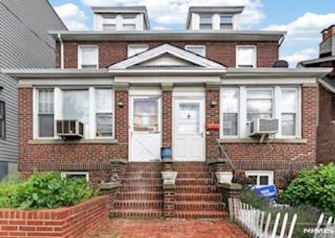Photo of 6104 Monitor Place, West New York, NJ 07093 (MLS # 26019564)
