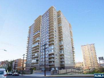2150 Center Avenue 18A Fort Lee NJ 07024