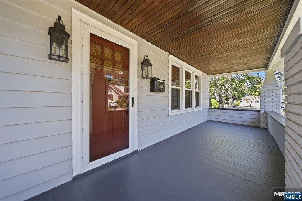 374 Diamond Bridge Avenue