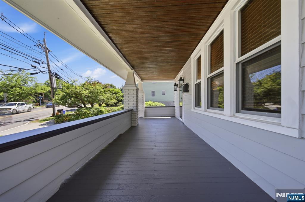 374 Diamond Bridge Avenue