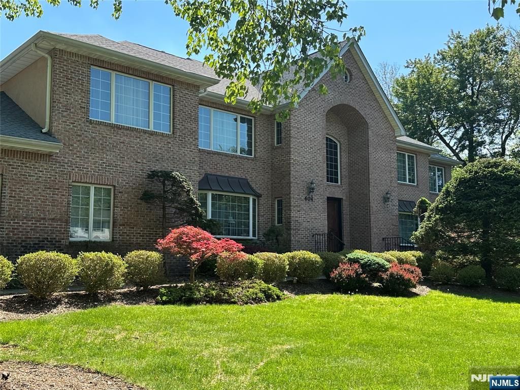 Photo of 604 Grandview Terrace, Franklin Lakes, NJ 07417 (MLS # 26017769)