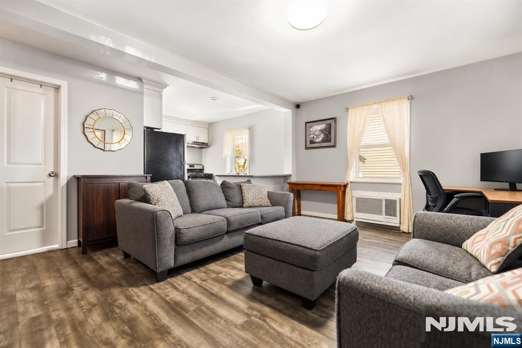 433 Spruce Street