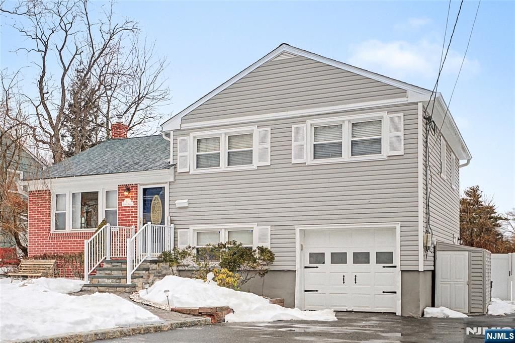 Photo of 11 Terrace Avenue, West Orange, NJ 07052 (MLS # 26007288)