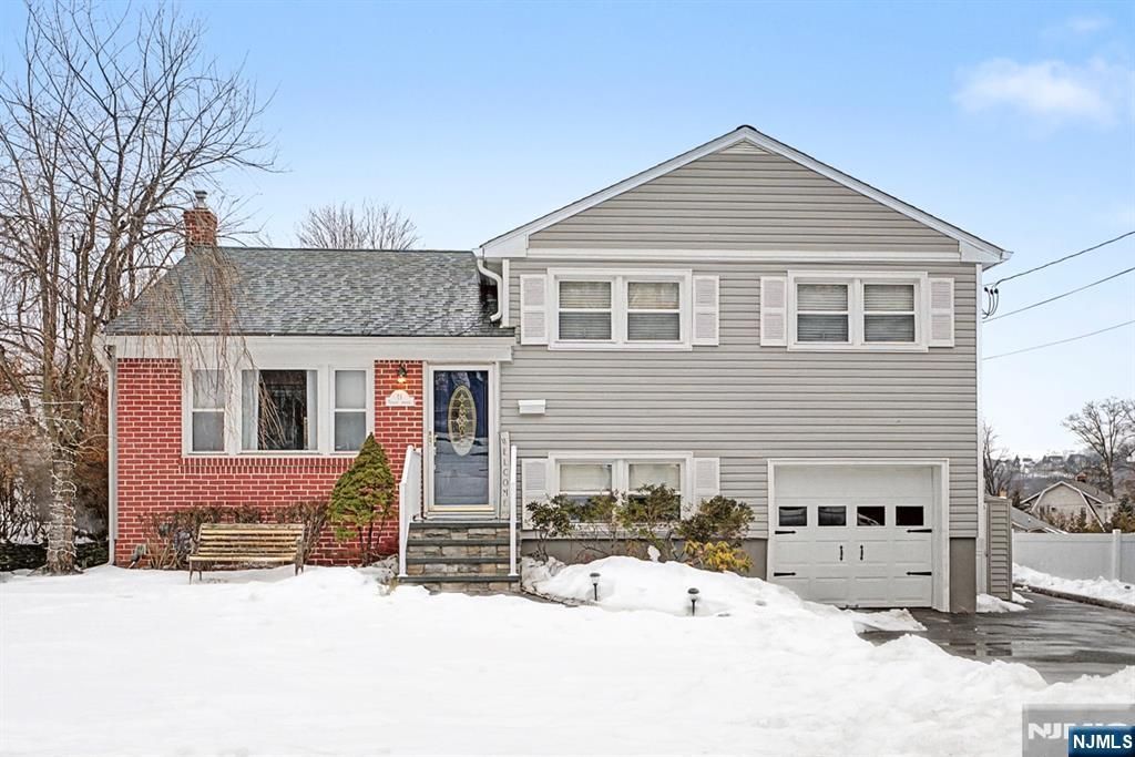 Photo of 11 Terrace Avenue, West Orange, NJ 07052 (MLS # 26007288)