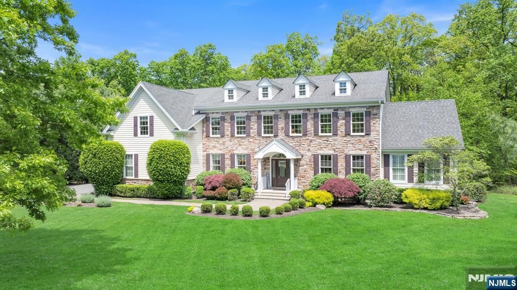 Photo of 28 Arbor Road, North Caldwell, NJ 07006 (MLS # 26010098)