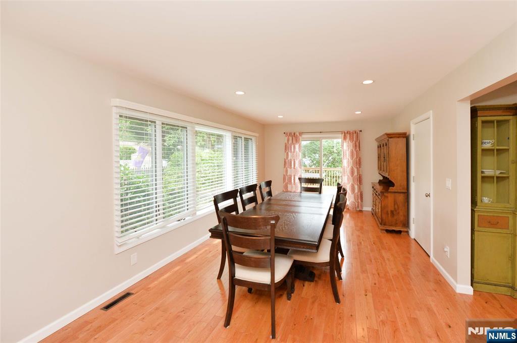 33-28 Hamilton Road
