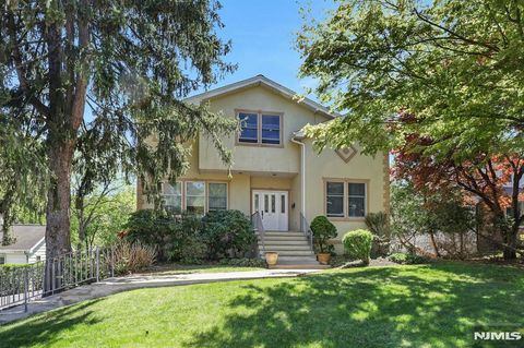 20 Norman Place Tenafly NJ 07670
