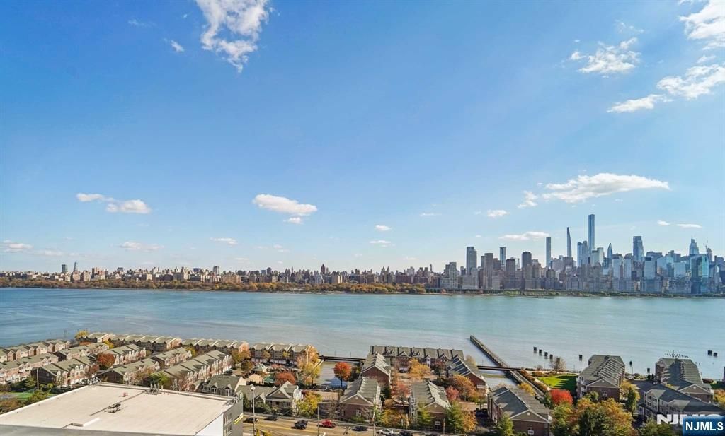 Photo of 6600 Boulevard East #5M5N, West New York, NJ 07093 (MLS # 25016658)