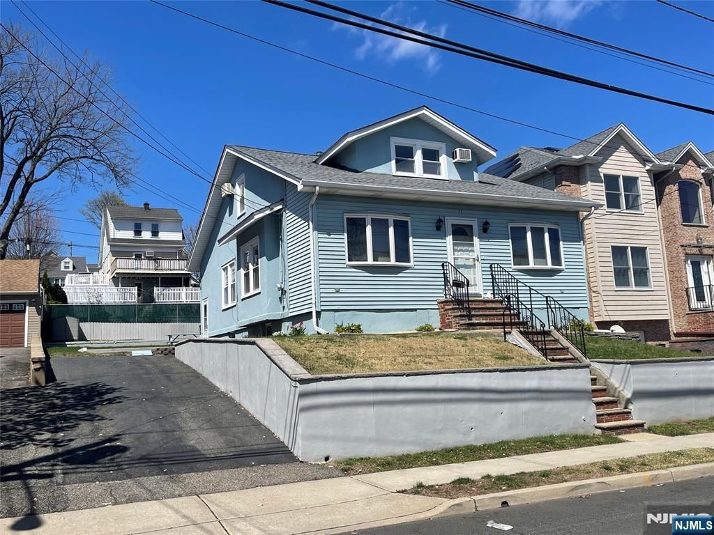 Photo of 71 Madison Street, Wood Ridge, NJ 07075 (MLS # 26011519)