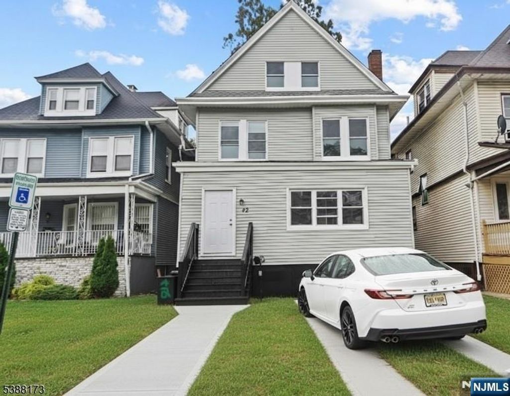 Photo of 42 Washington Terrace, East Orange, NJ 07017 (MLS # 25035136)
