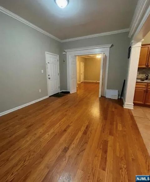MLS: 25010837