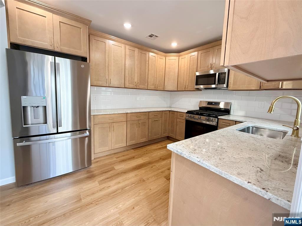 13 Roosevelt Avenue A