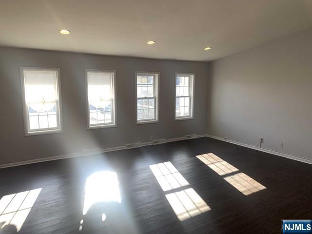 Rental Property at 23 Washington St, Tenafly, New Jersey - Bedrooms: 3 
Bathrooms: 2 
Rooms: 6  - $4,000 MO.