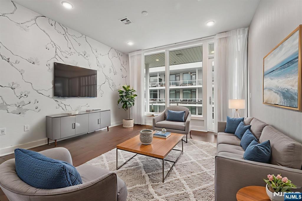 3 Somerset Lane 518