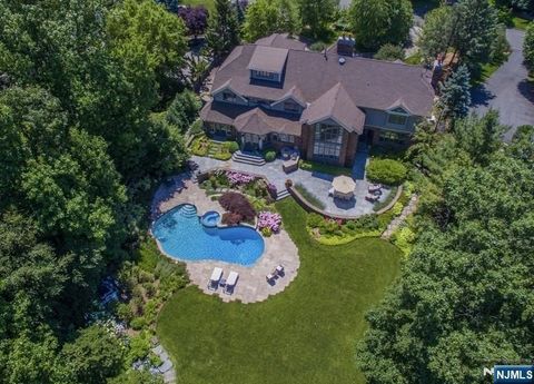 54 Hamilton Drive North Caldwell NJ 07006