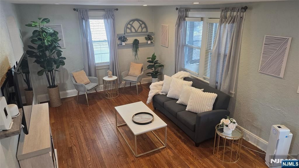 Photo of 75 Chestnut Avenue, Rochelle Park, NJ 07662 (MLS # 26002415)