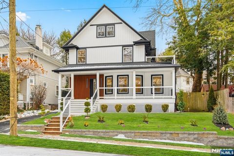 180 Crescent Avenue Leonia NJ 07605