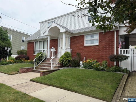 Photo of 654 Chase Ave #2, Lyndhurst, NJ 07071 (MLS # 26027349)