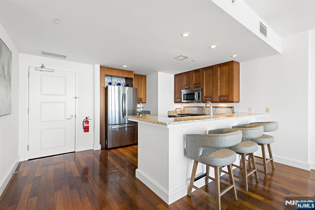 8100 River Road 1013