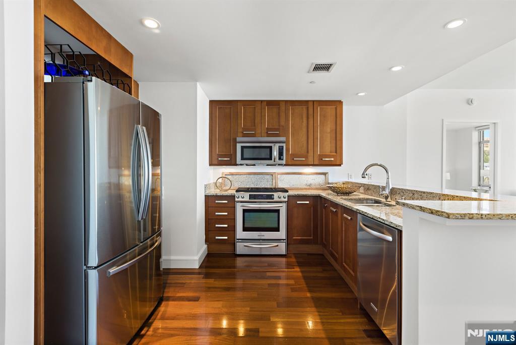 8100 River Road 1013