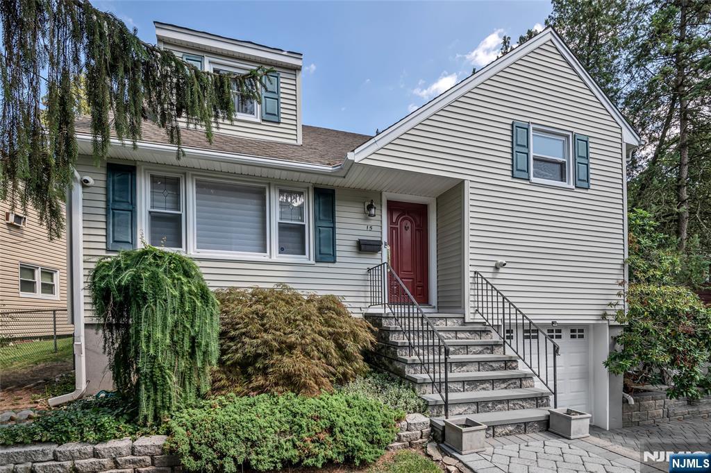 15 Spruce Avenue