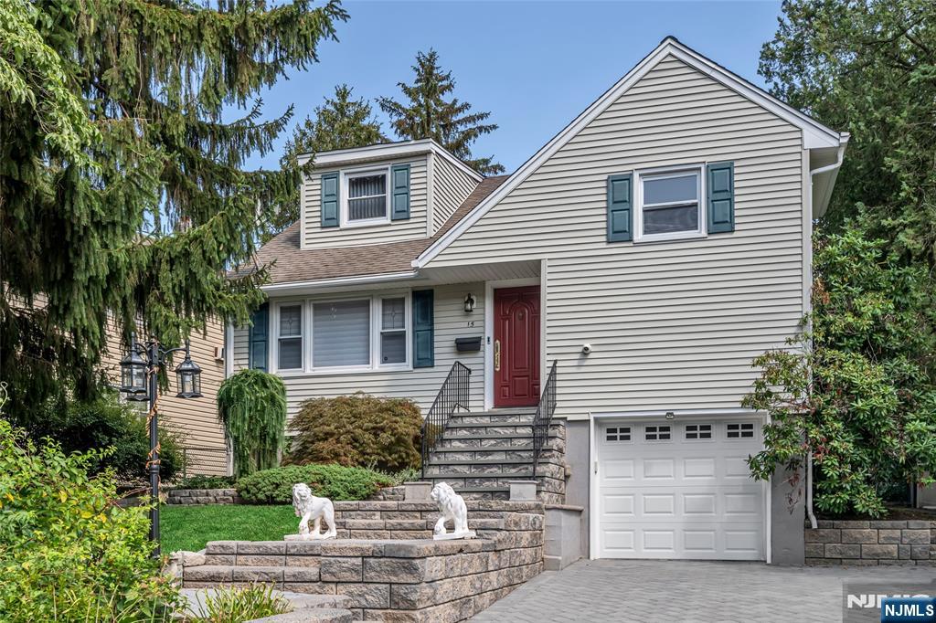15 Spruce Avenue