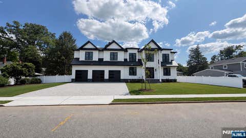 Photo of 295 Georgian Drive, Paramus, NJ 07652 (MLS # 26028136)