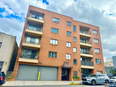 Photo of 610 Anderson AVE #1A, Cliffside Park, NJ 07010 (MLS # 26030984)