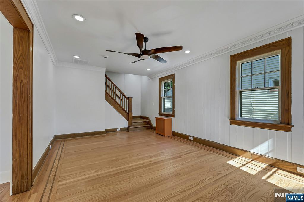 6 Colonial Court